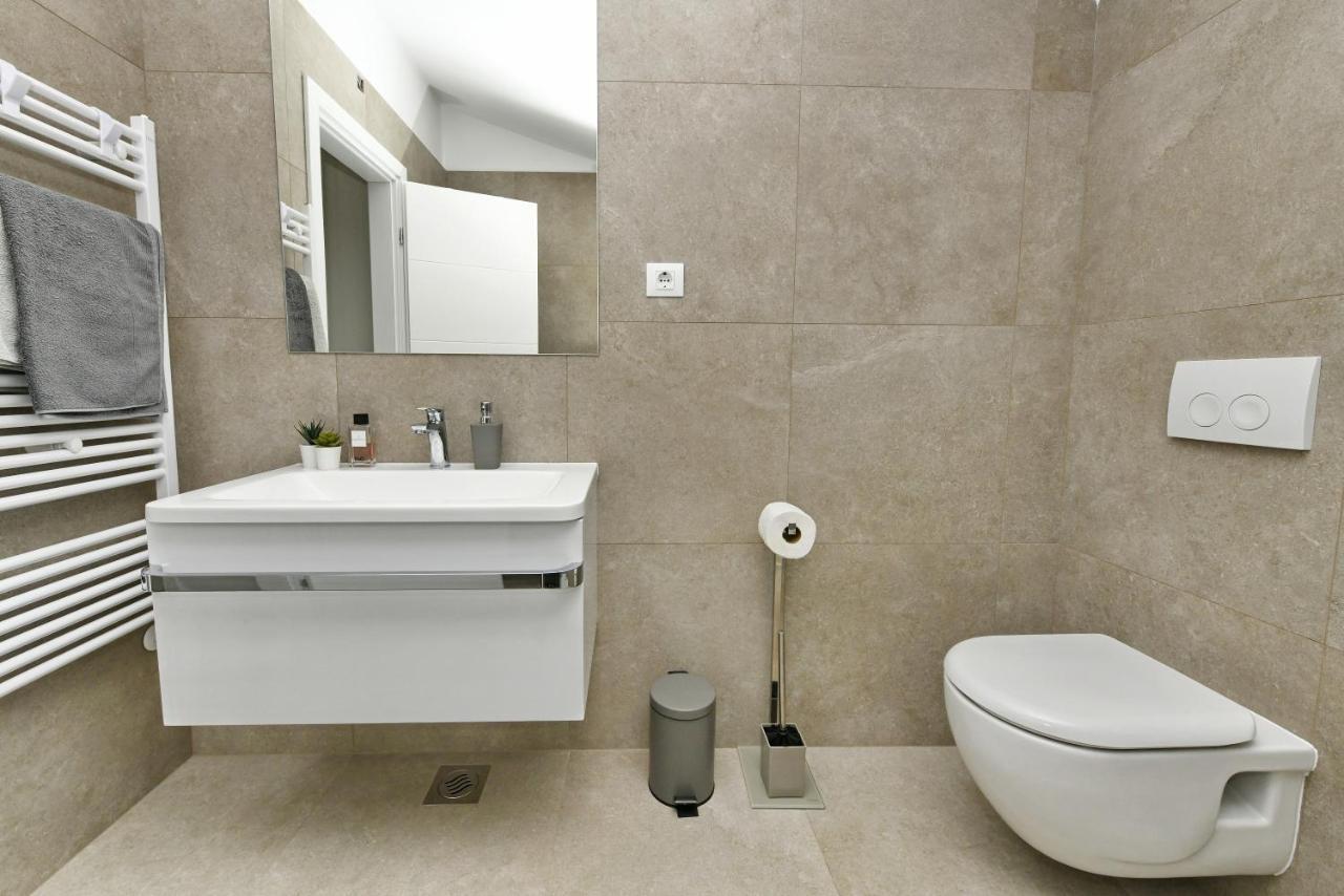 R2 Apartment By Residence Rudan Vizinada Ngoại thất bức ảnh