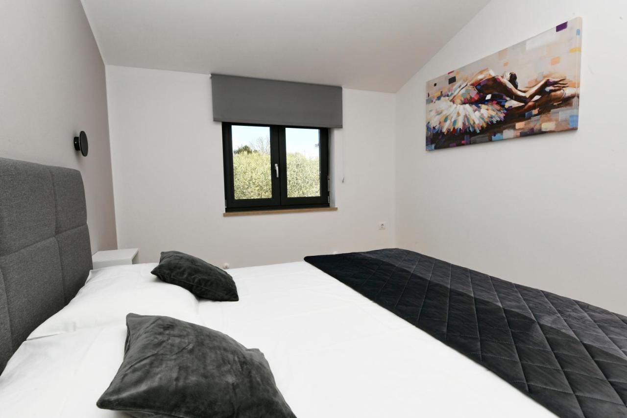 R2 Apartment By Residence Rudan Vizinada Ngoại thất bức ảnh